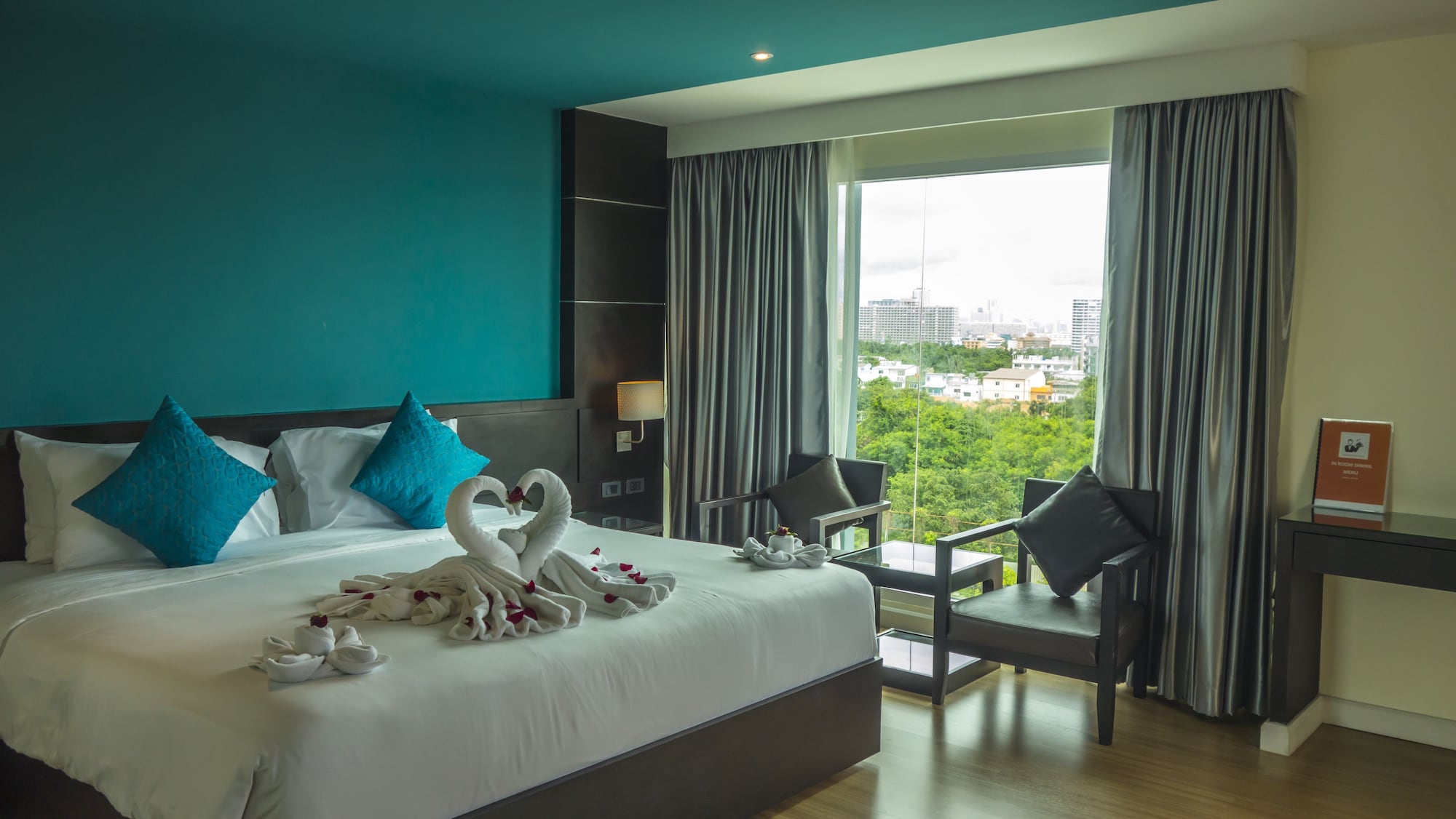 PREMIER, CITY VIEW