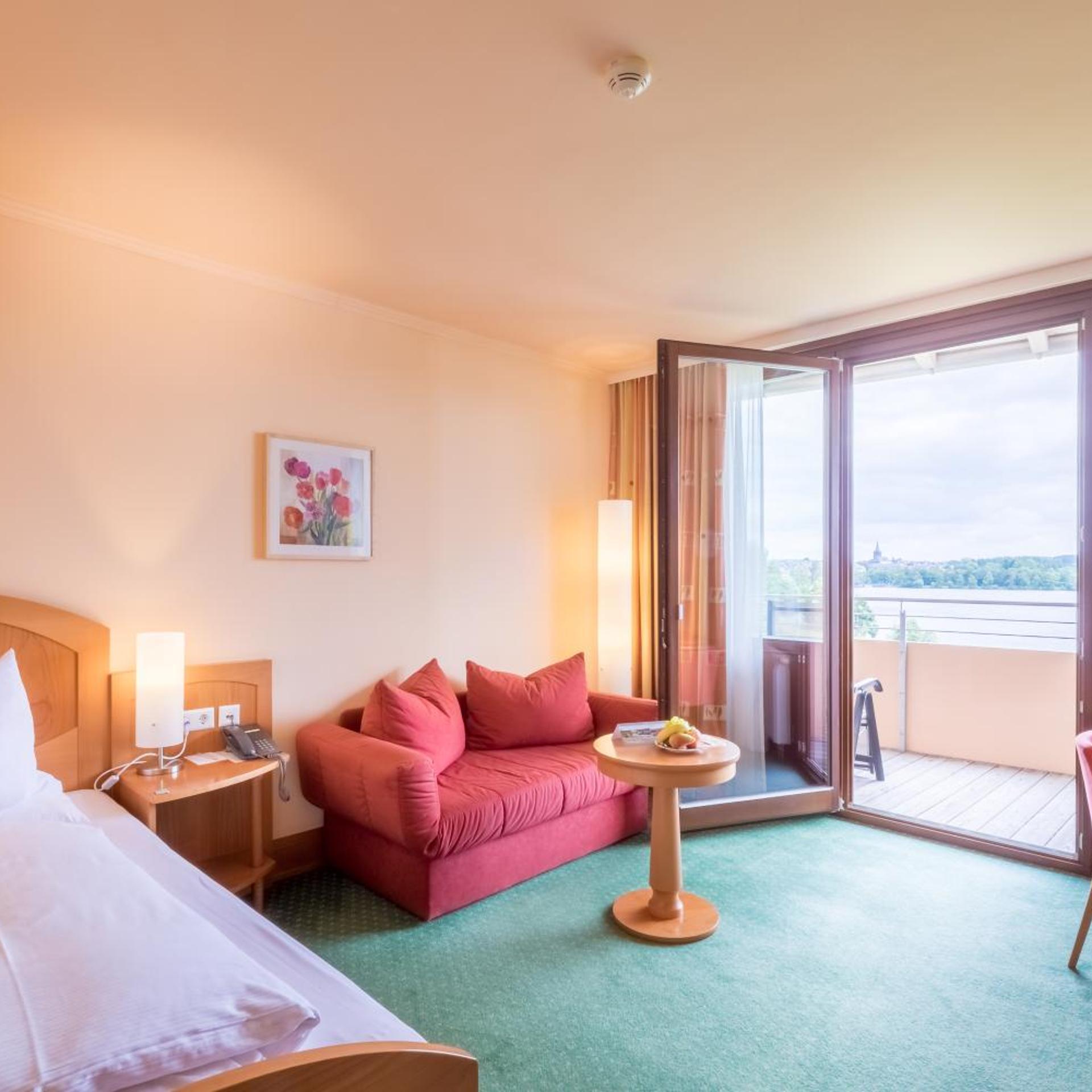 Room, Single, Lake View