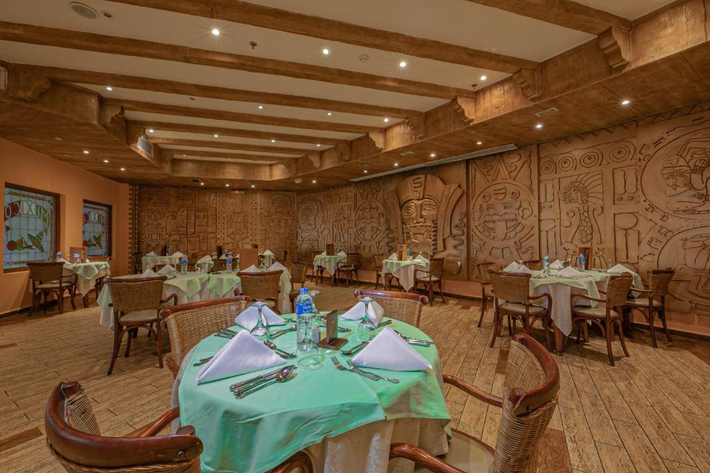 Titanic Palace 14/24