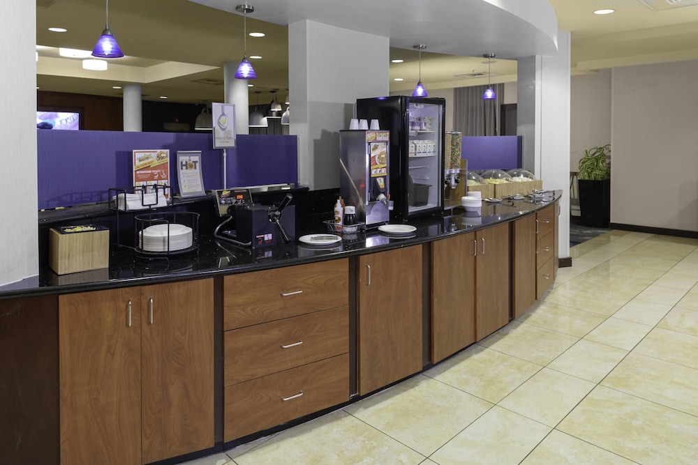 Fairfield Inn Suites Charlotte Matthews 5/39