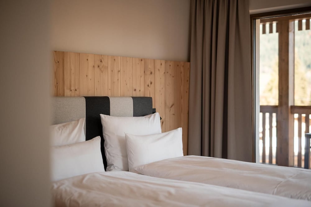 Suite, King Bed, Mountain View, Sofa, Sauna