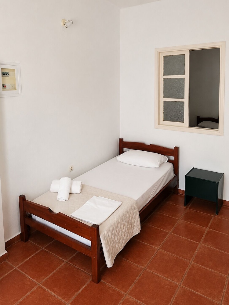 Earth, Double Bed