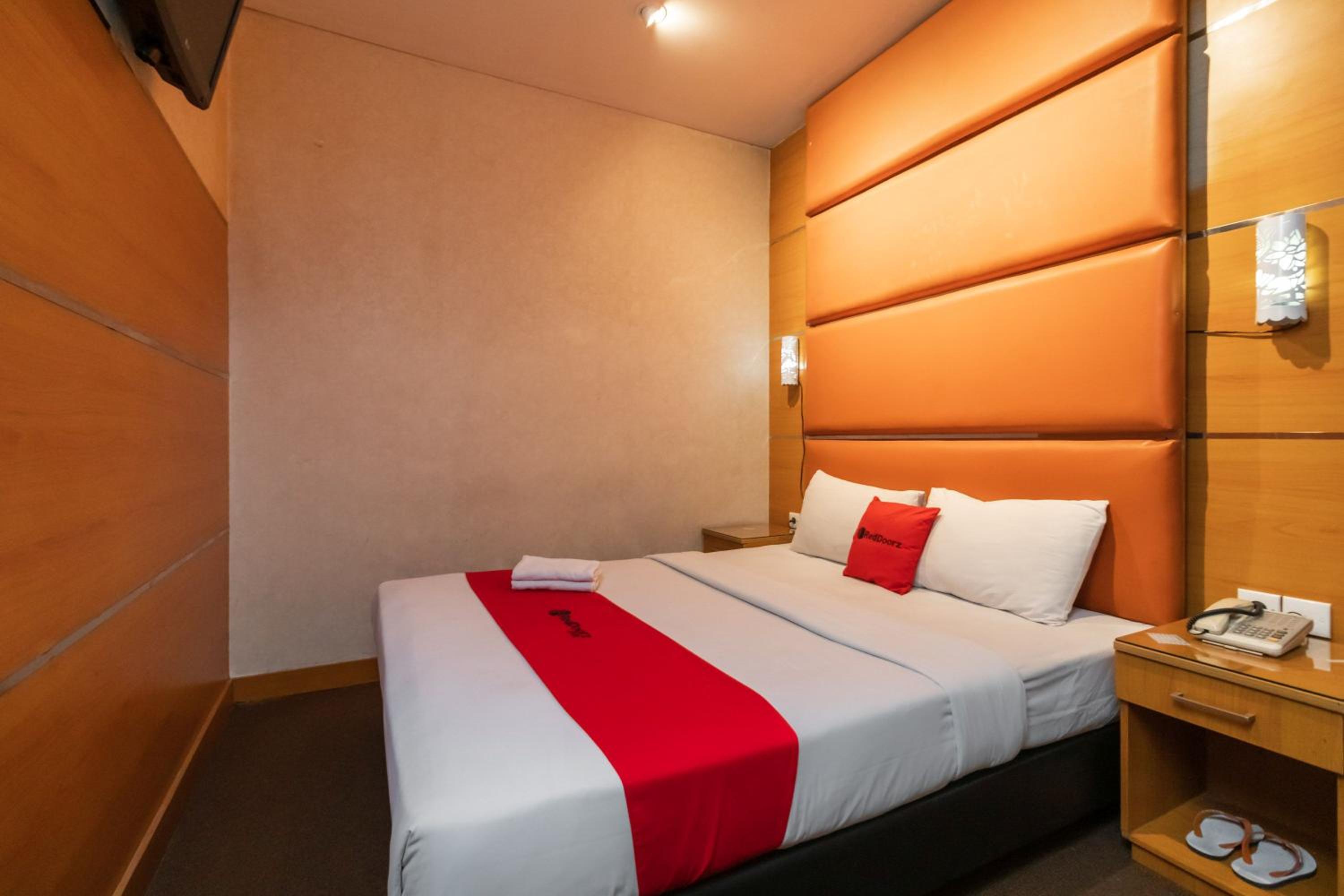 OYO 180 Hotel Mirah (Mirah Hotel) 16/55