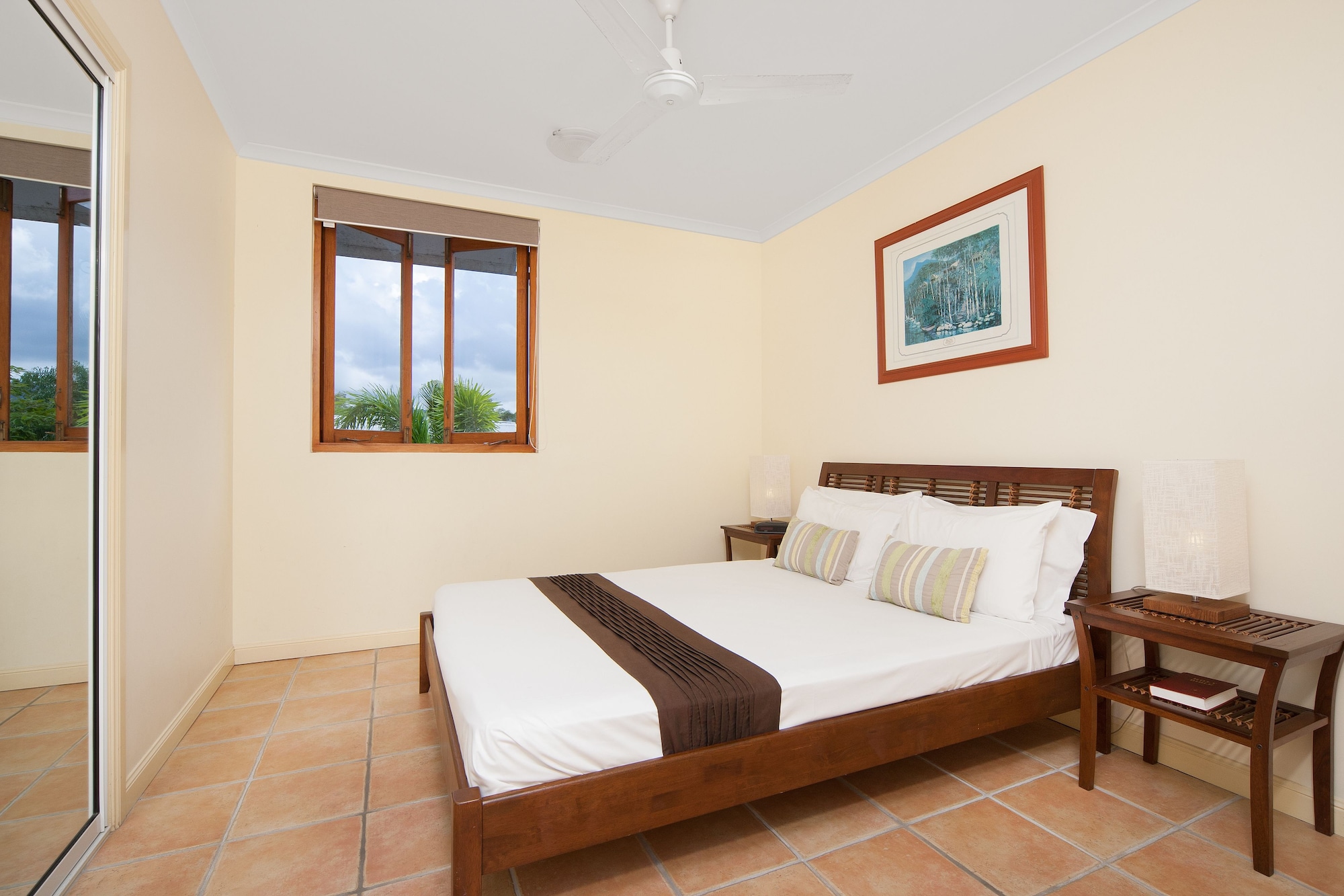 2 BEDROOMS, SUITE