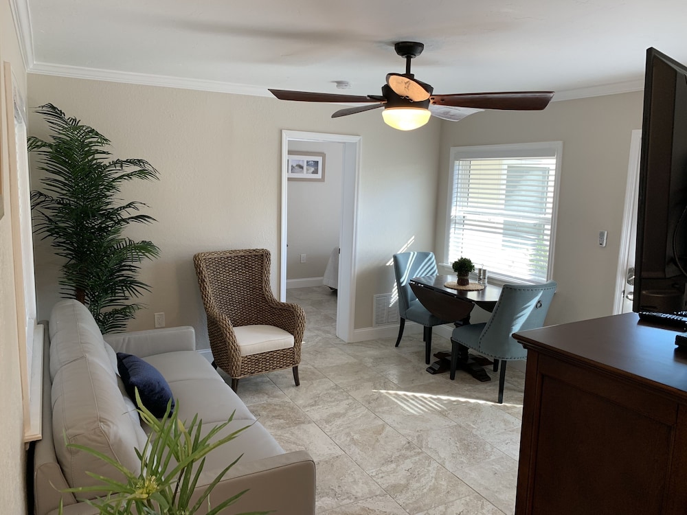 Twin Palms at Siesta 21/50