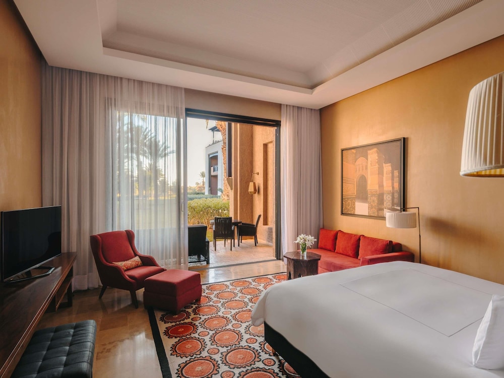 DELUXE, DOUBLE OR TWIN BED, GARDEN VIEW
