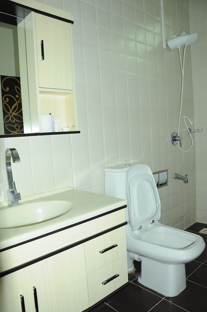 Karen Inn and Suites 47/50