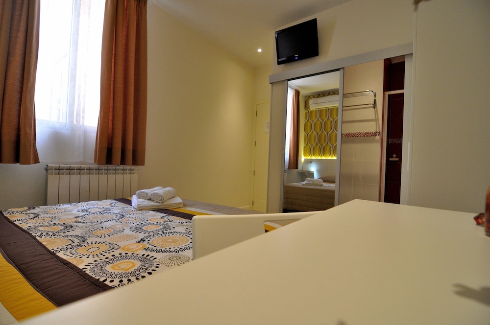 Hostal Far Home Plaza Mayor 13/25