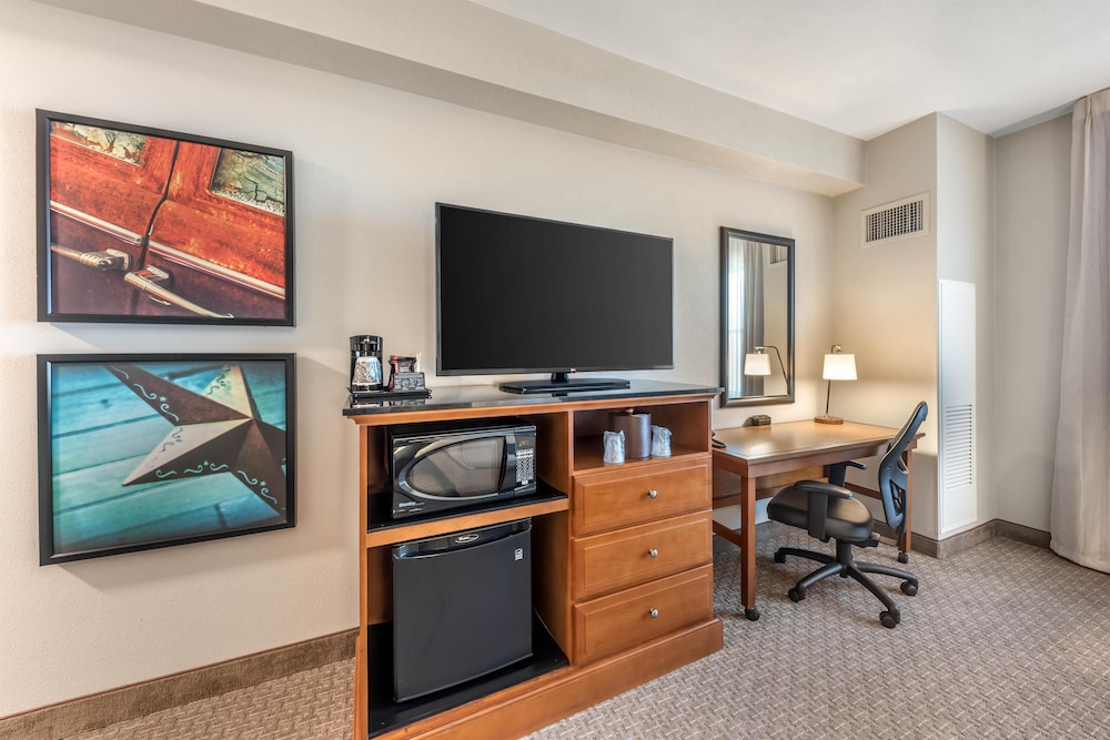 Drury Plaza Hotel San Antonio North 42/49