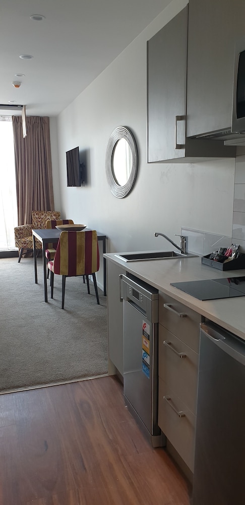 Ramada Suites by Wyndham Auckland Manukau Pacfic Centre 48/64