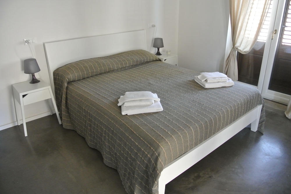 PALERMO ROOMS 13/42