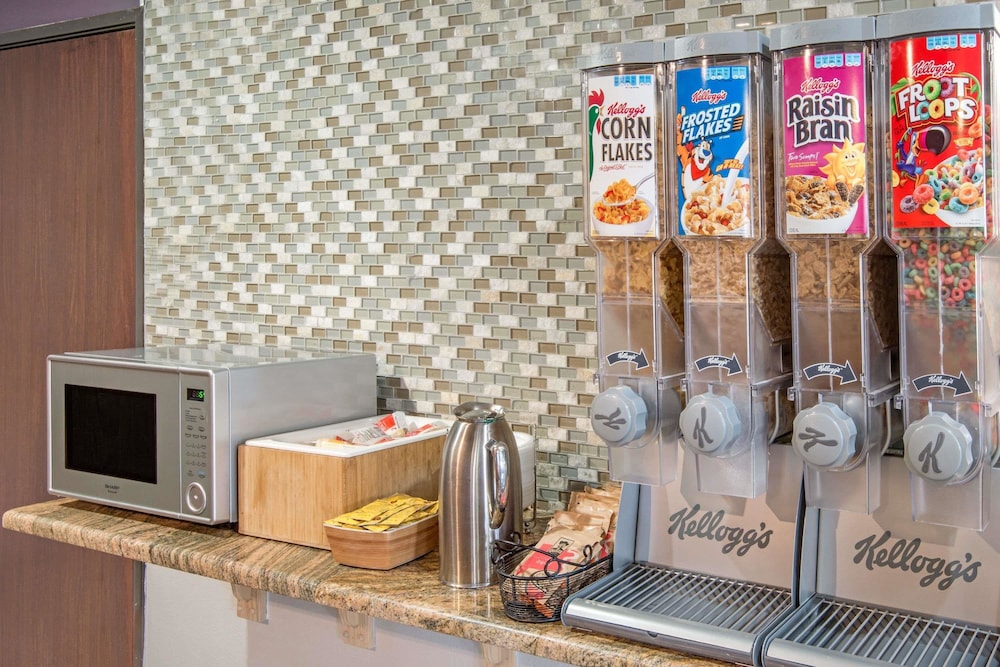 Microtel Inn & Suites By Wyndham Amarillo 16/19