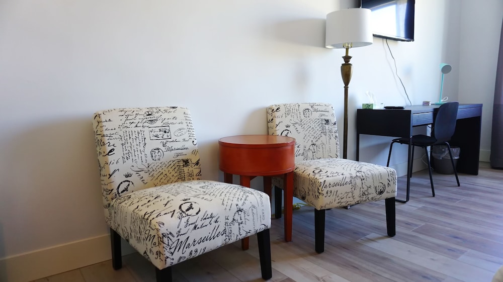 Hometel Suites 60/72