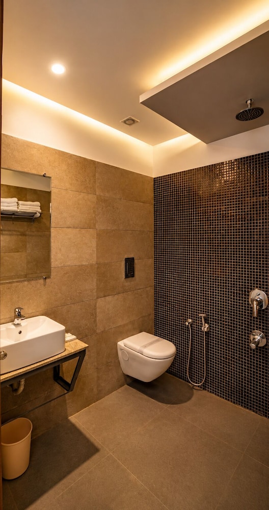 Uddhav Vilas Hotel 46/46