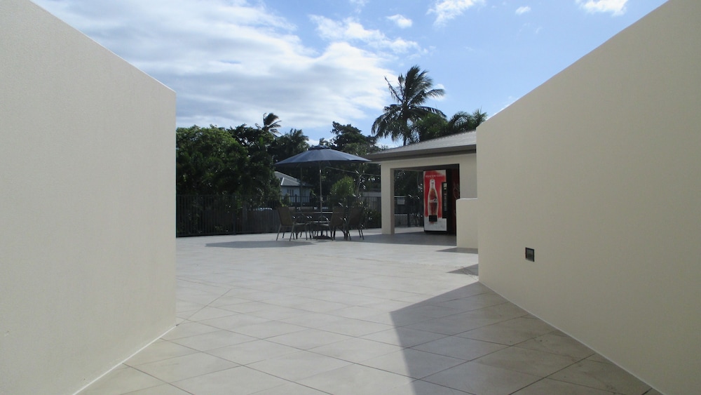 EDGE APARTMENTS CAIRNS 64/75