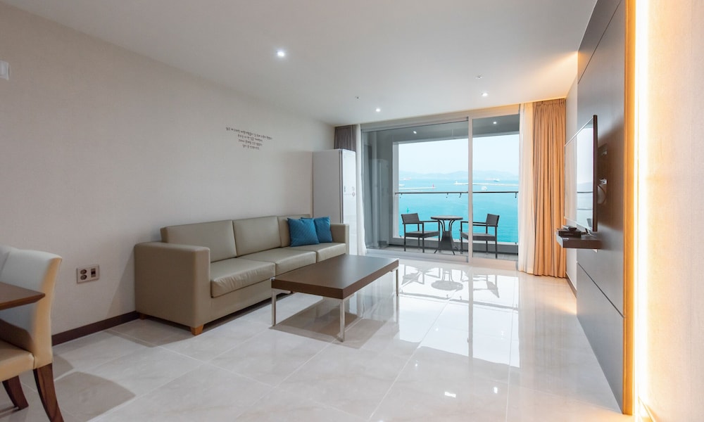 Yeosu Venezia Hotel & Suites 26/50