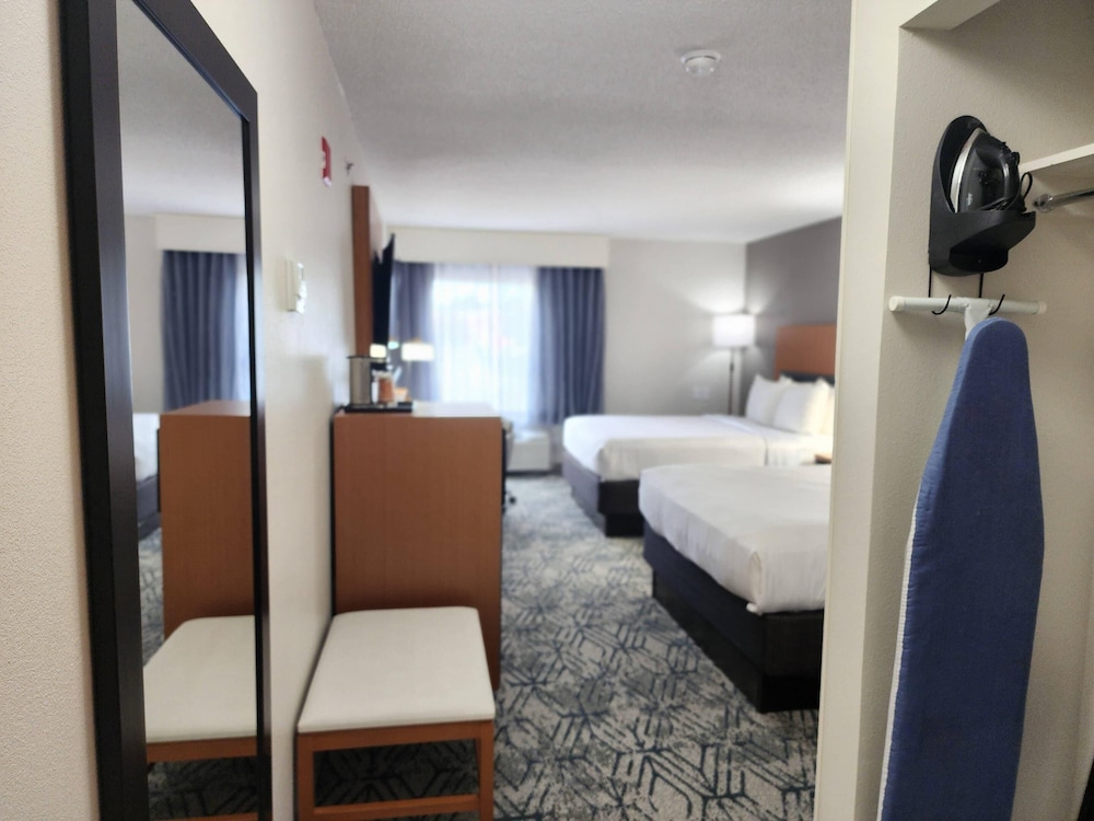Country Inn and Suites by Radisson, Dahlgren-King George, VA 53/53
