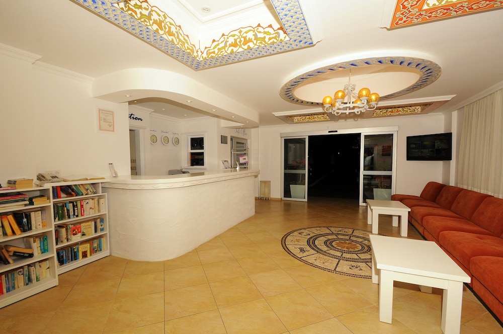 Sea Breeze Hotel And Apartments 4/50