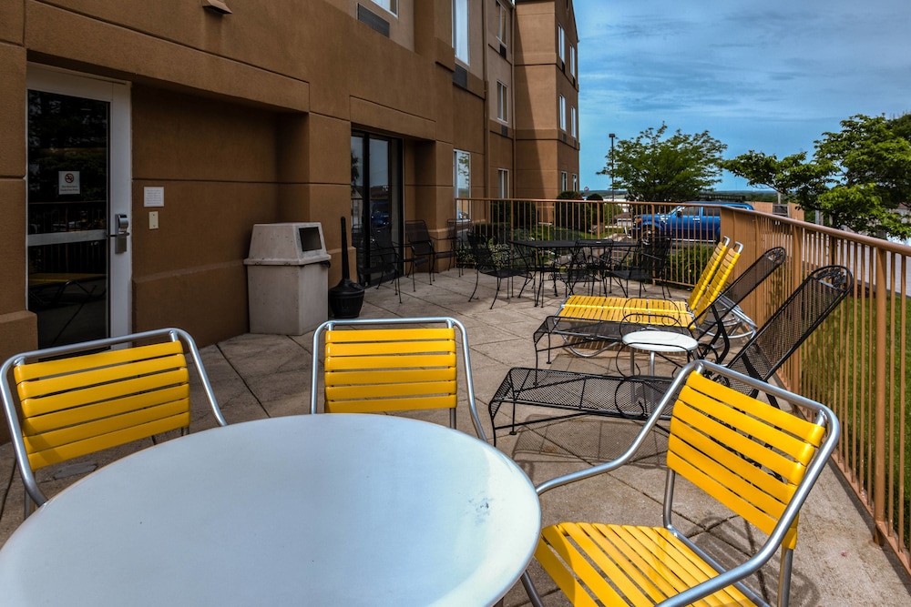 Fairfield Inn by Marriott Ft Leonard Wood 42/49