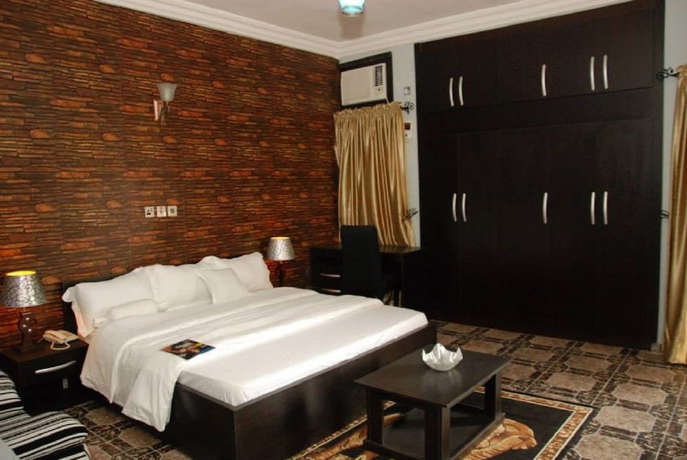 Amso International Hotel 6/15
