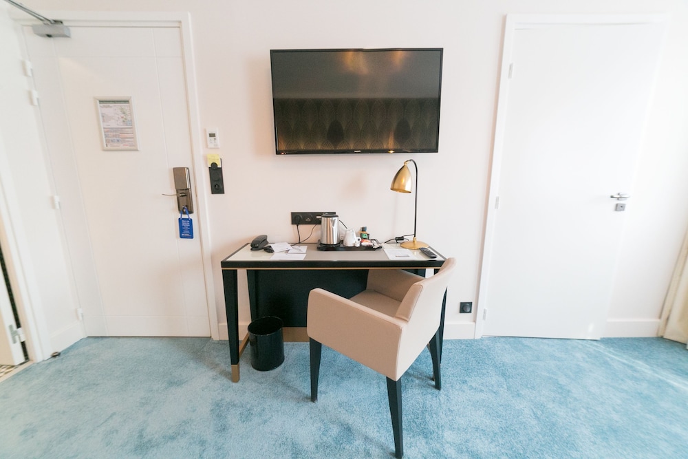 Best Western Hotel Journel Saint-Laurent-Du-Var 39/45