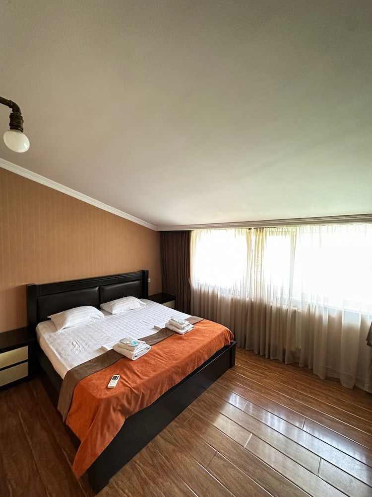 Piano Hotel 16/51