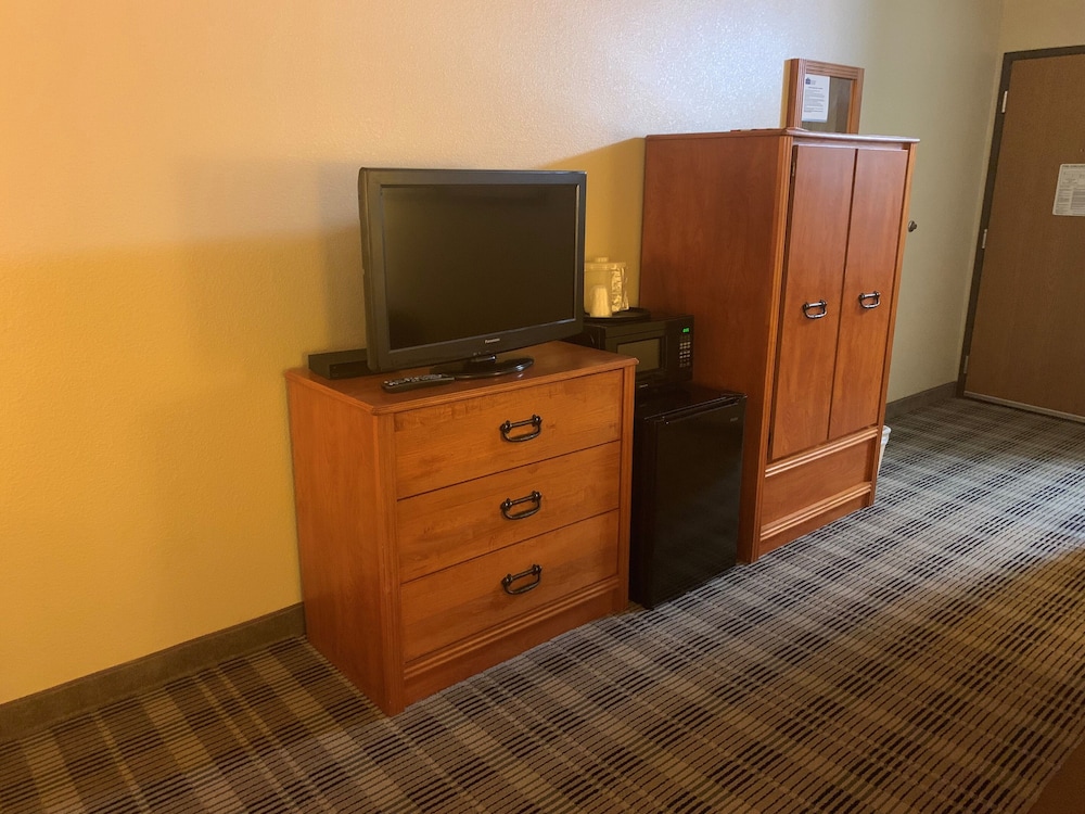 Americinn By Wyndham Wetmore Munising 22/26