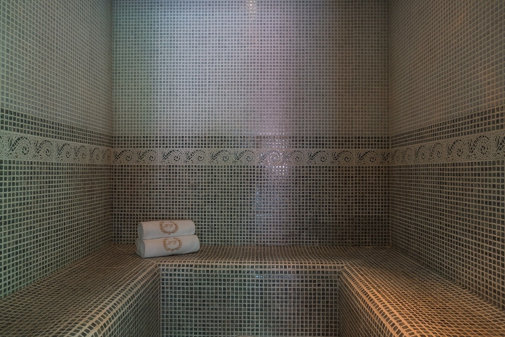Hotel The Originals and Spa Etxegana 36/70
