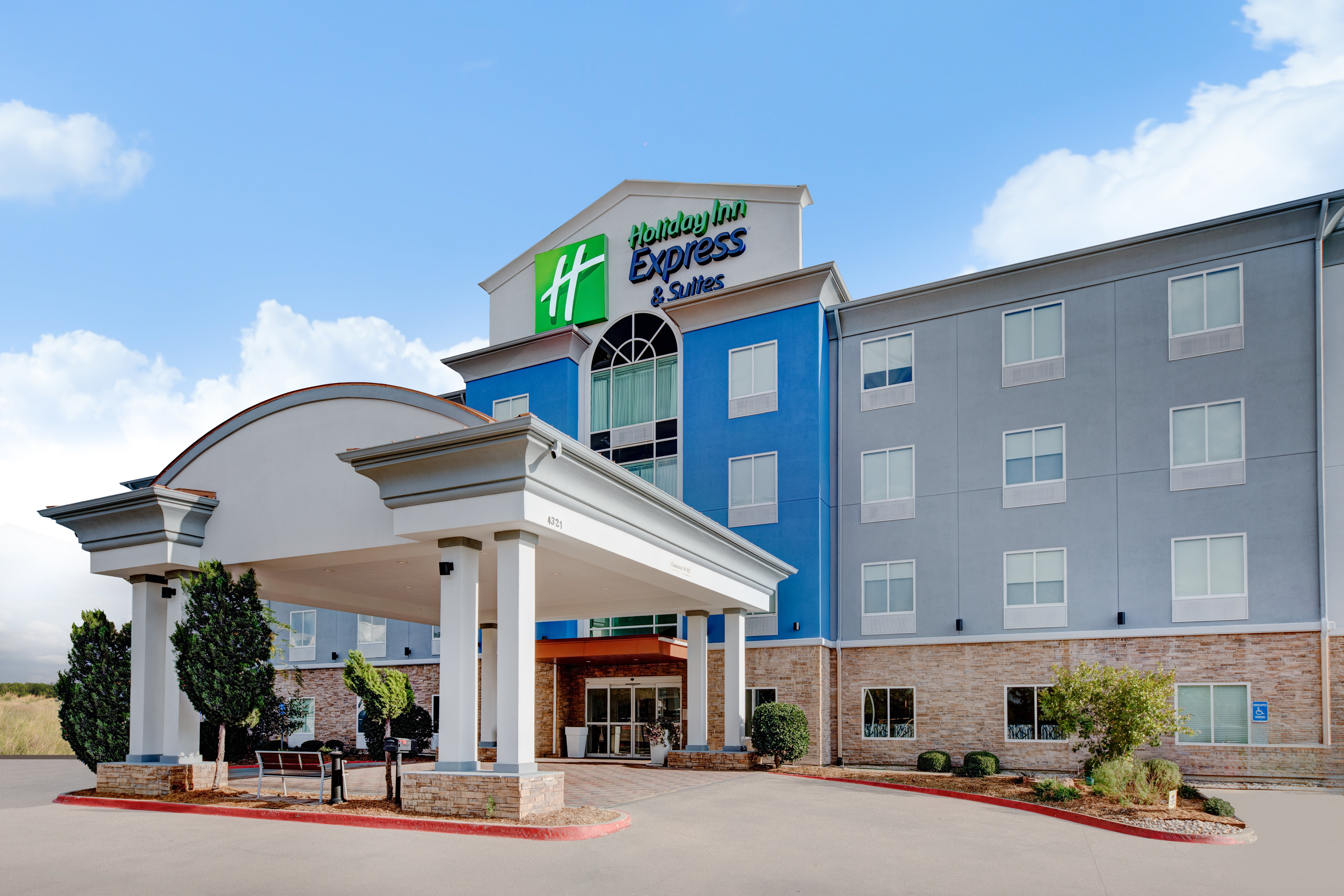 Holiday Inn Express Hotel And Suites Dallas West 3/40