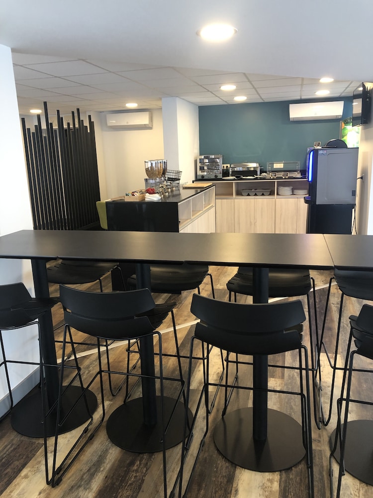 Sure Hotel By Best Western Les Portes De Montauban 30/41