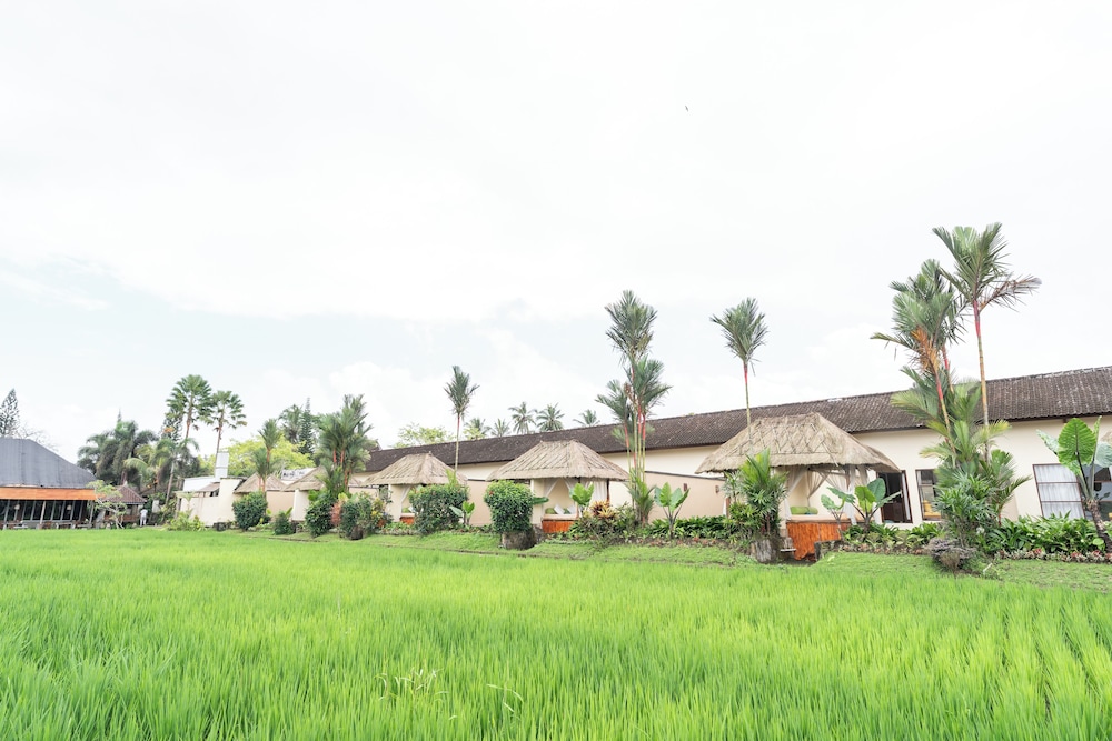 Alam Puisi Villa 63/66
