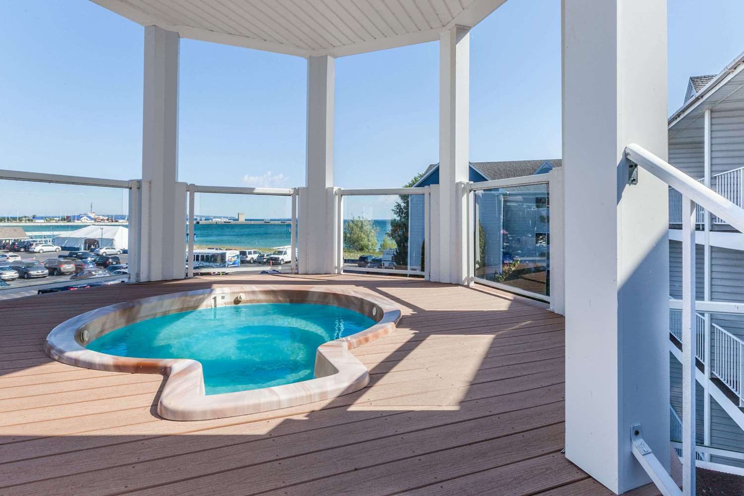 Ramada By Wyndham Mackinaw City Waterfront 10/11