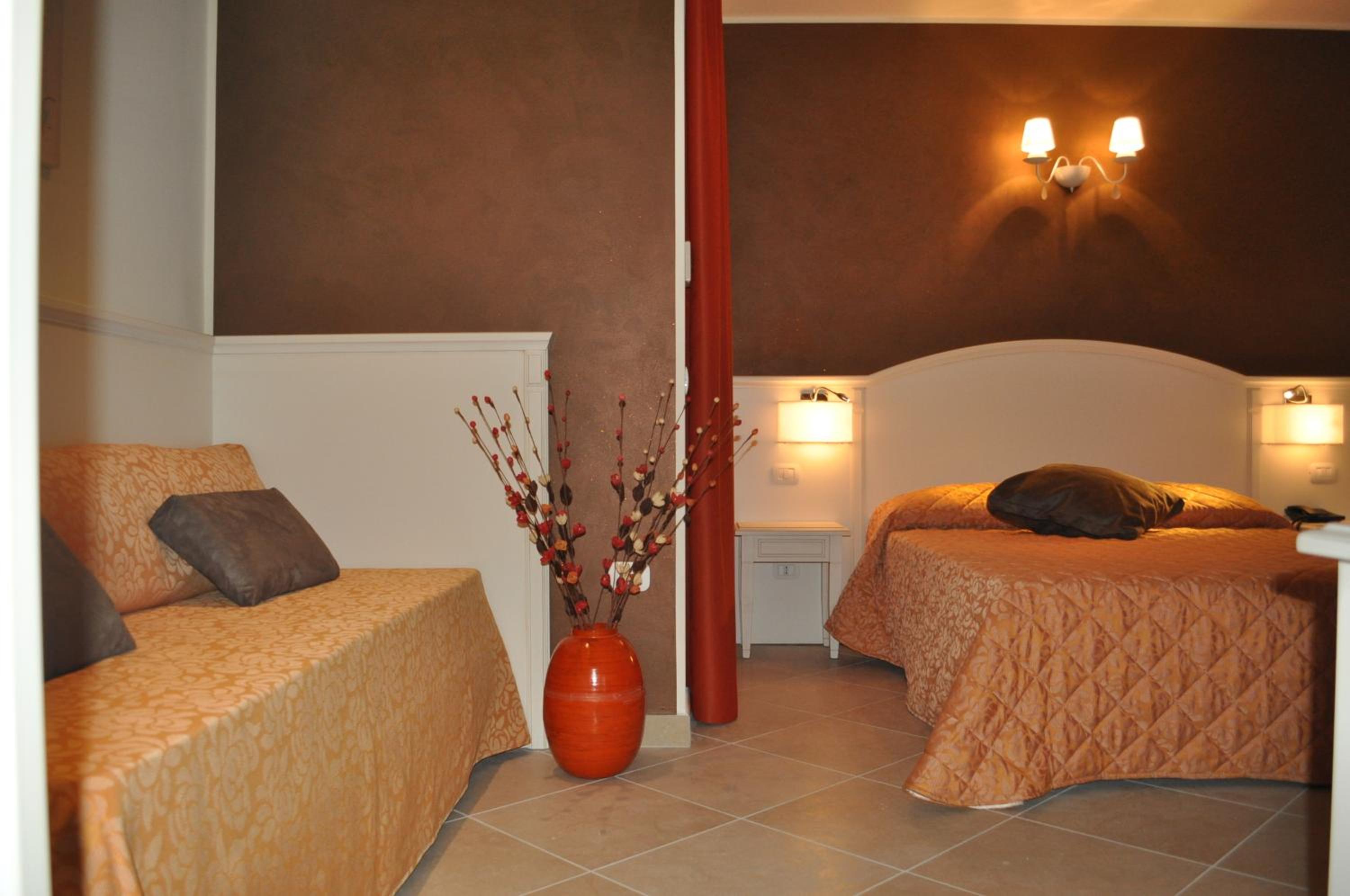 Hotel &amp; Residence Centova 37/51