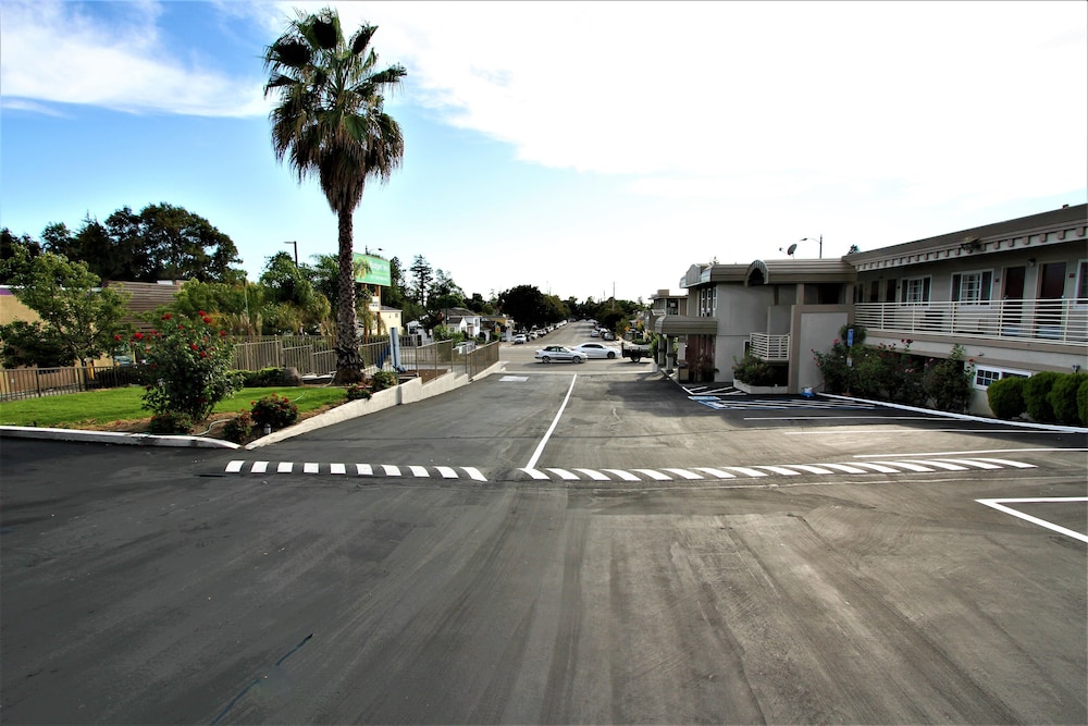 Budget Inn of Hayward 55/68