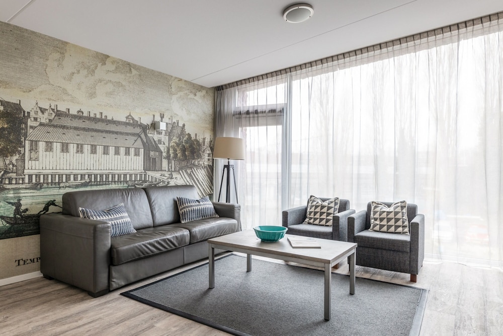 YAYS Amsterdam Prince Island by Numa 36/58