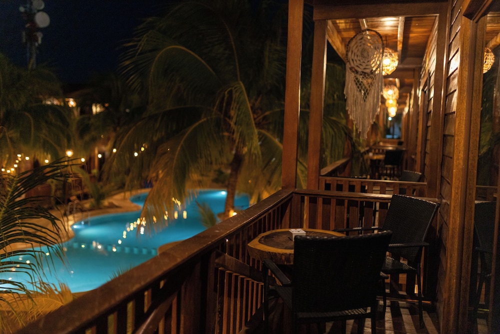 COCONUT BY OOL HOTELS 32/43