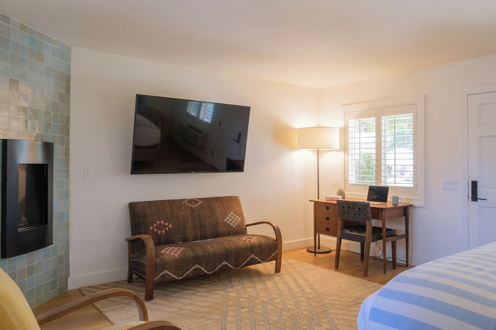 Meadowlark Inn 15/29