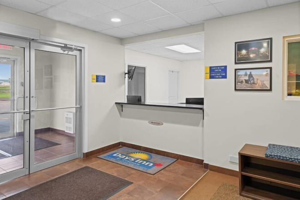 Days Inn by Wyndham Lamont 5/50
