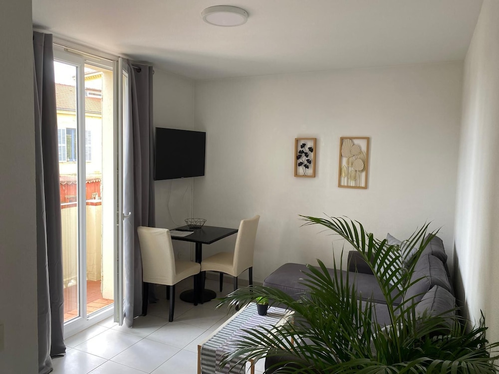 Kimi Residence 30/50