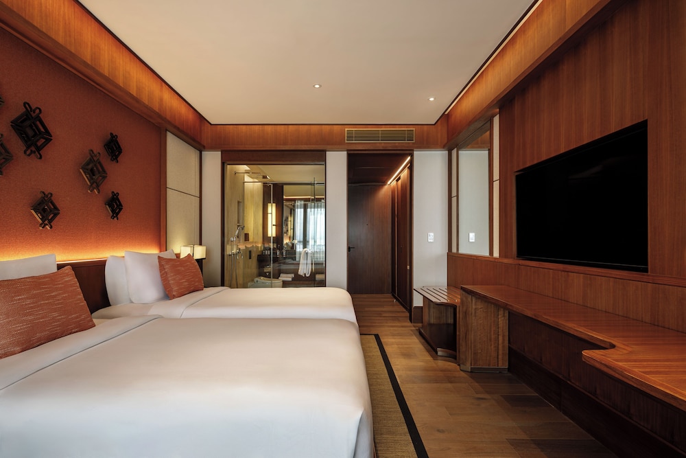 Bali Beach Hotel 25/50