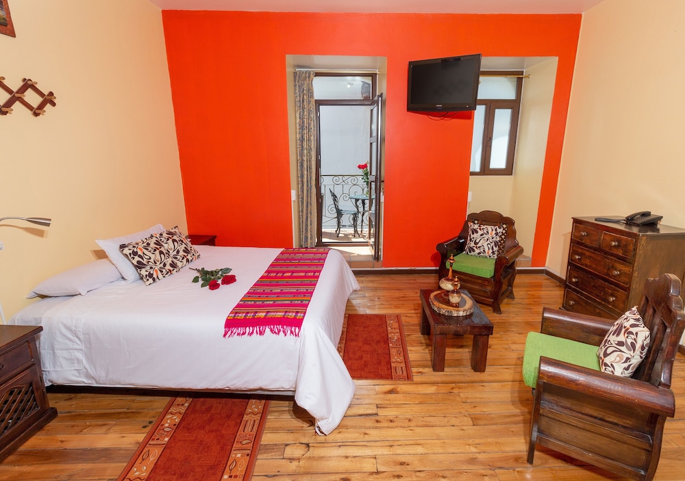 FRIENDS HOSTEL 33/78