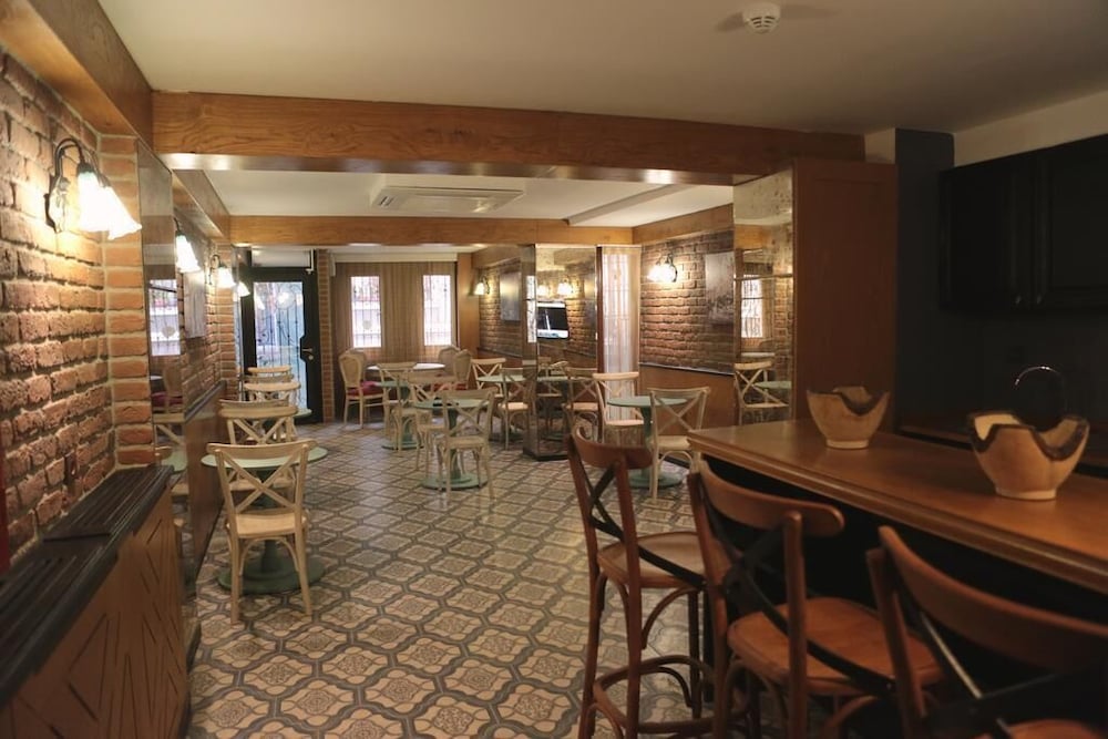 Oriella Hotel 36/40