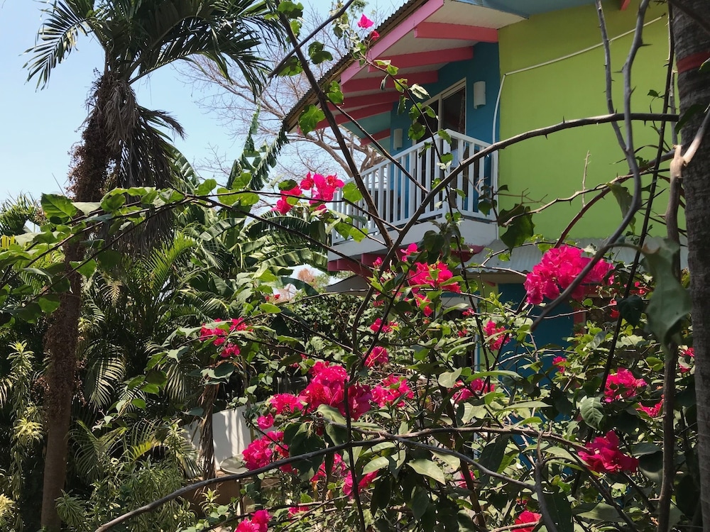 Hotel Tamarindo Village 62/74