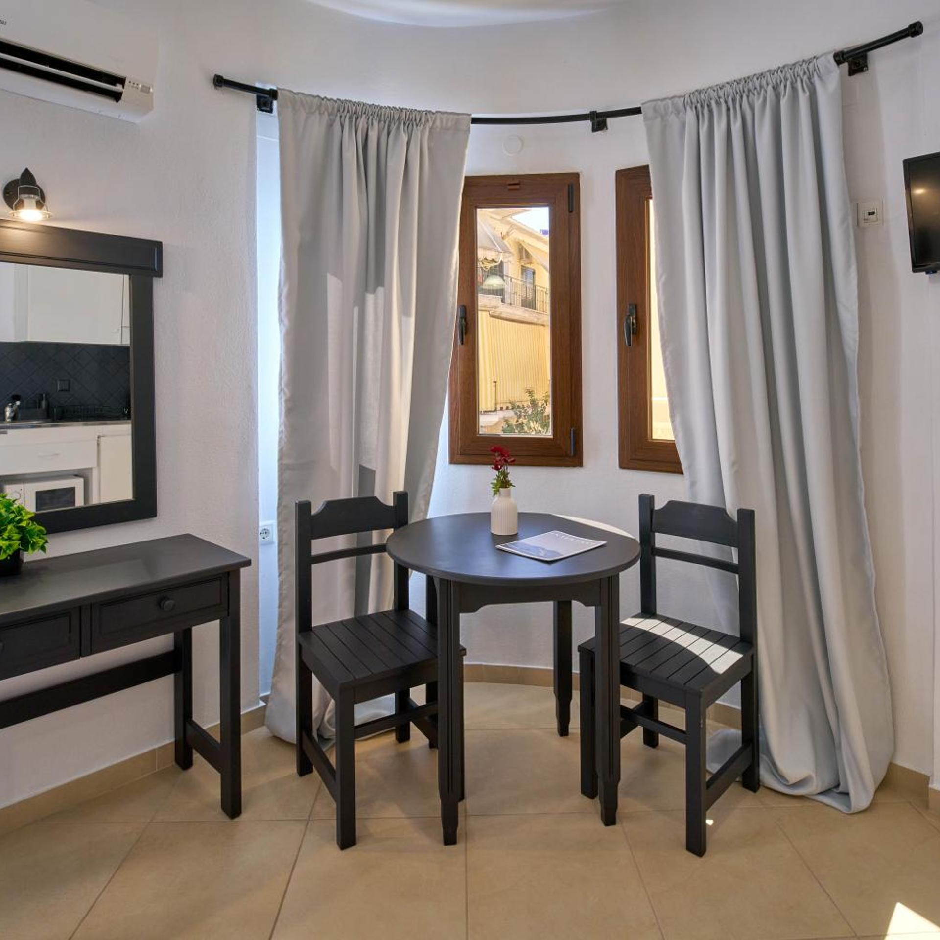 SIFAKIS HOUSE 55/65