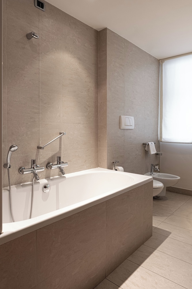 GRAND HOTEL TERME DI COMANO 55/56