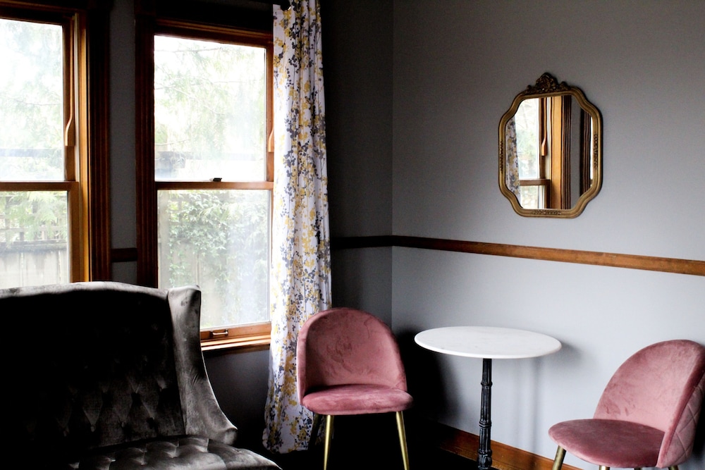 Shelburne Inn 35/41