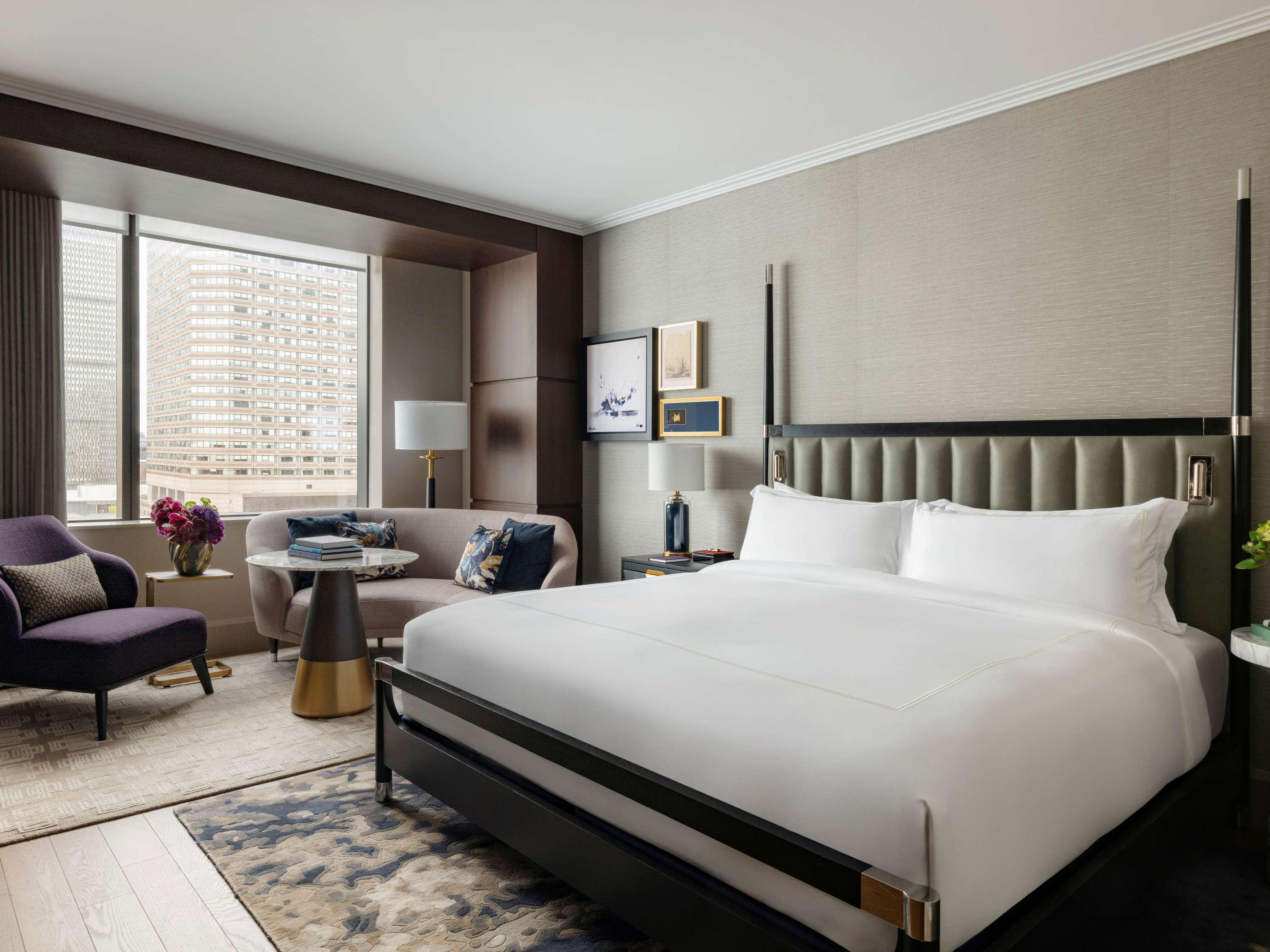 Premier, King Bed, Butler, Bathtub