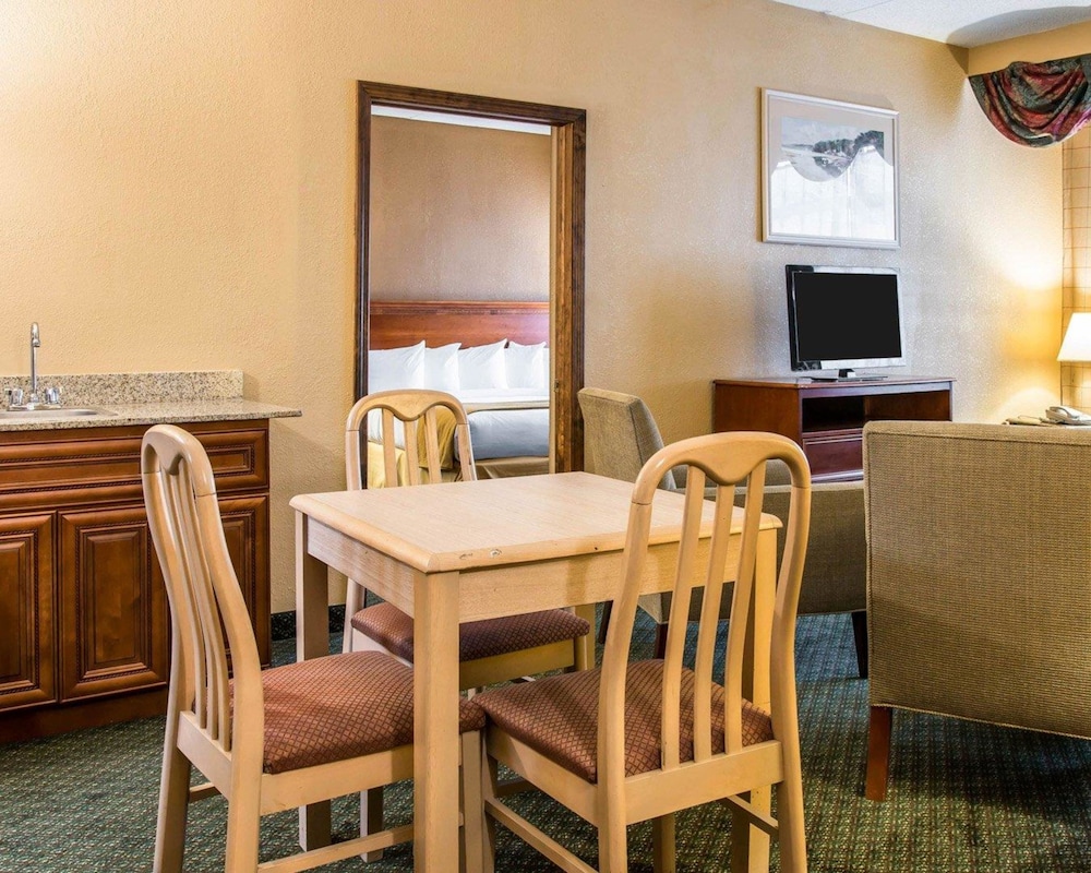 Quality Inn Southfield - Detroit 32/39