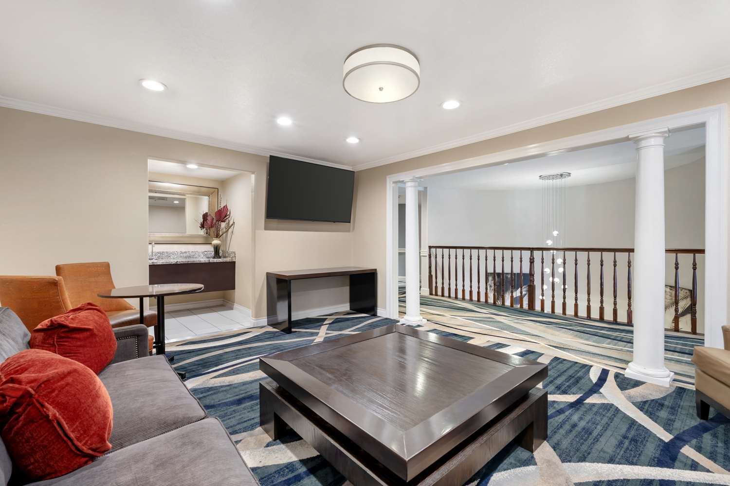 Best Western Plus Newport Mesa Inn 24/47
