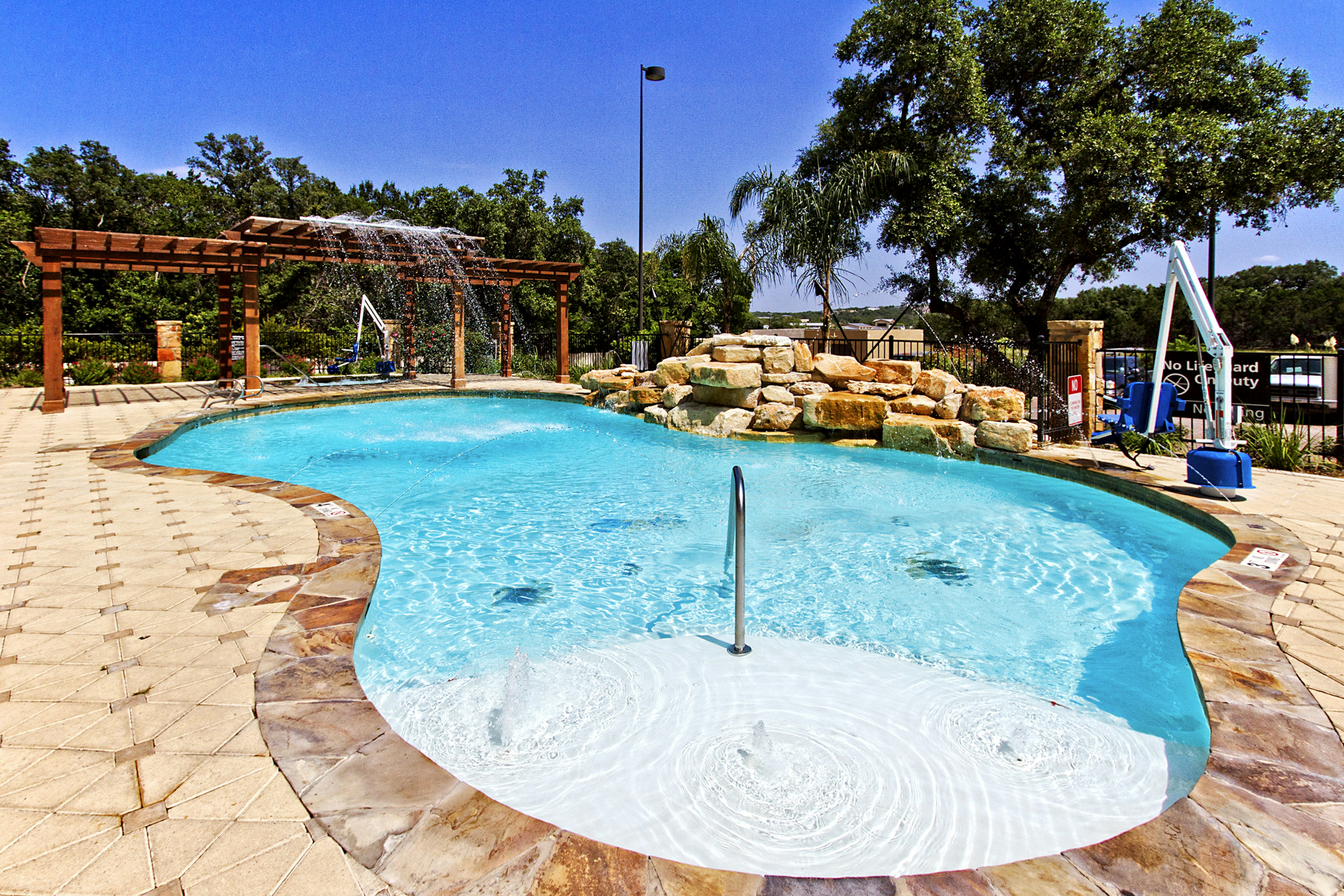 Hampton Inn Suites Boerne 62/63